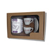 Confezione regalo Bacca Rossa con caffè tostato specialty monorigine 100% arabica - barattolo da 250g colore bianco e viola e set di due tazzine con piattini. Torrefazione italiana di alta qualità.