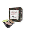 Box degustazione Bacca Rossa da 30 capsule compatibili Dolce Gusto®. Contiene gusti solubili come nocciolino, ginseng e cappuccino. Confezione raffinata con decorazioni di bacche di caffè.
